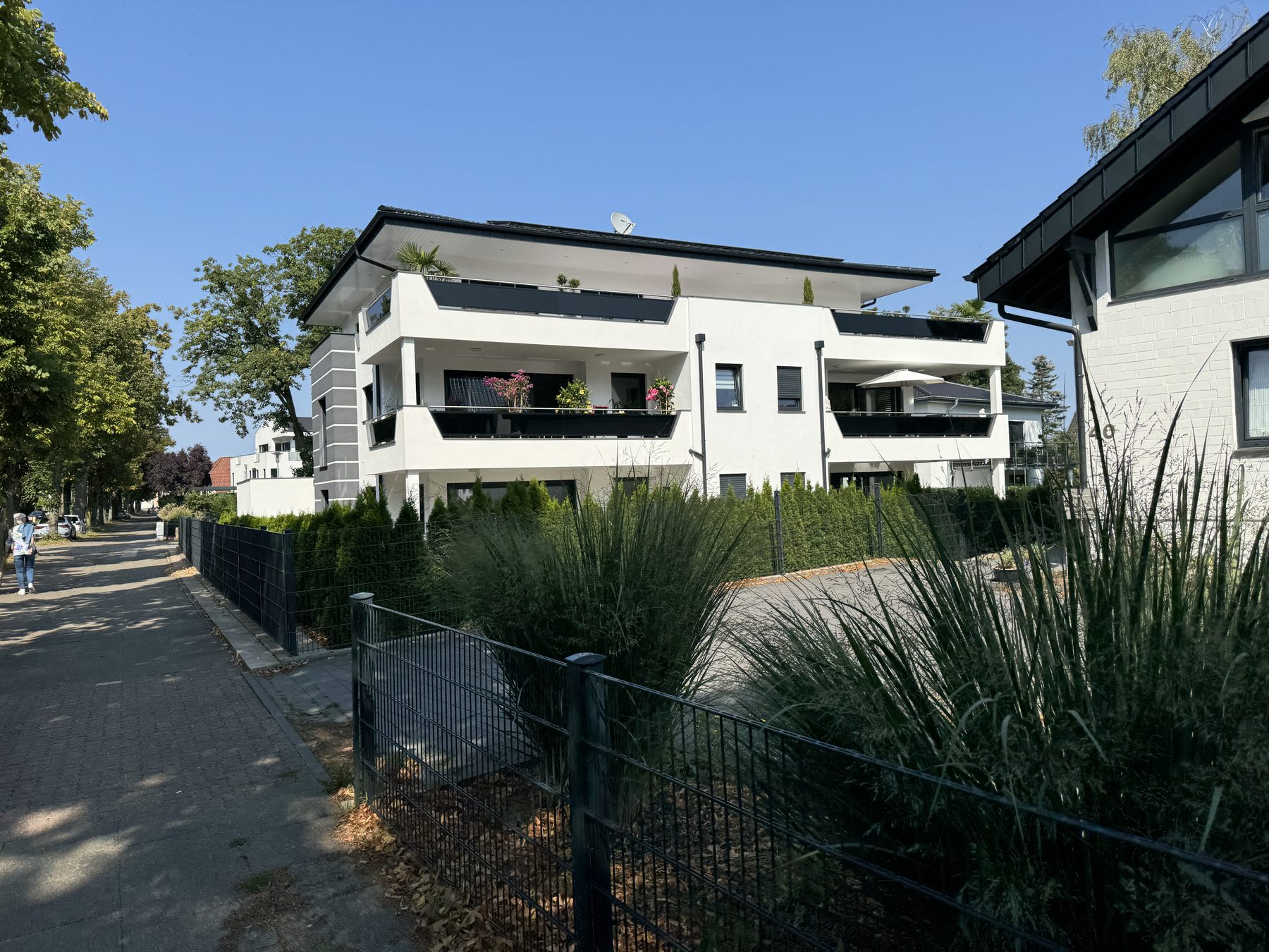 Modernes Neubau-Wohnhaus in Bad Oeynhausen – energieeffiziente Architektur von Immobilienservice OWL